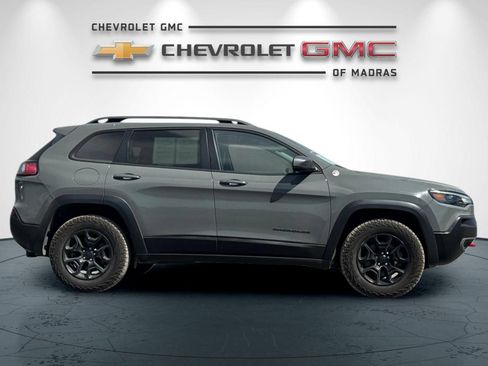 Used 2019 Jeep Cherokee Trailhawk w/ Comfort & Convenience Group AWD/4WD image 2