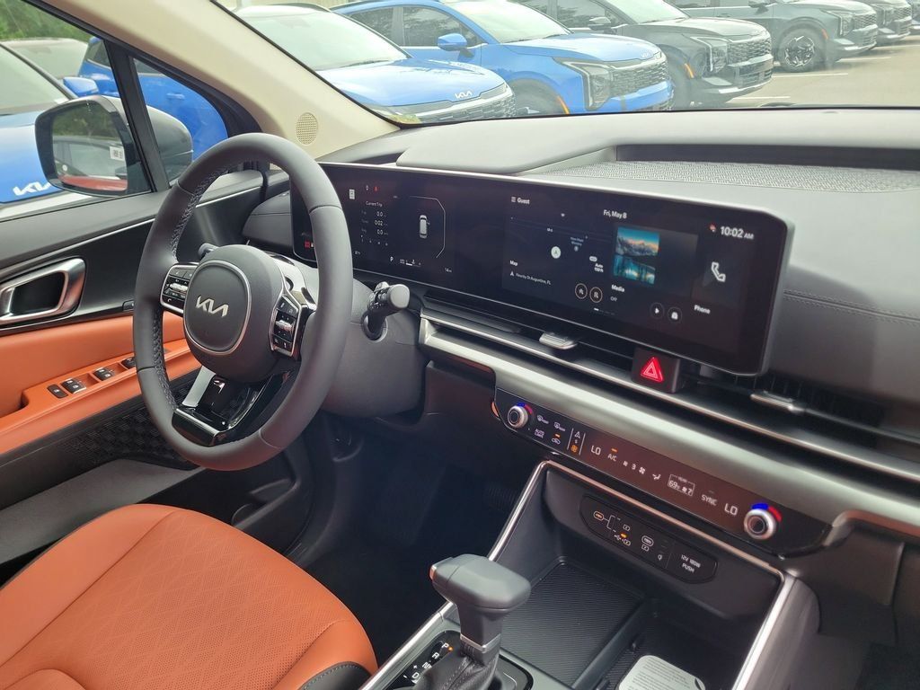 New 2026 Kia Carnival SX w/ SX Dark Edition Package FWD image 8