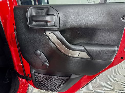 Used 2018 Jeep Wrangler Unlimited Sport w/ Connectivity Group image 25