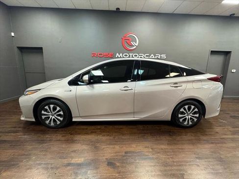 Used 2020 Toyota Prius Prime Limited image 2