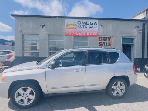 Used 2010 Jeep Compass Sport image 4