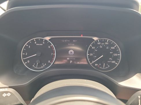 Used 2024 Nissan Rogue SV AWD/4WD image 16