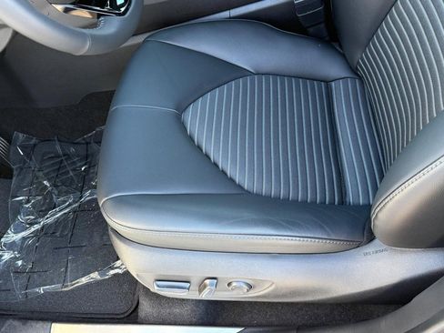 Used 2024 Toyota Highlander XSE image 15