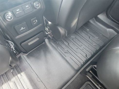 Used 2019 GMC Acadia SLT AWD/4WD image 7