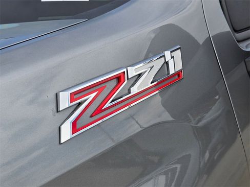 Used 2025 Chevrolet Silverado 2500 LTZ w/ LTZ Convenience Package image 32