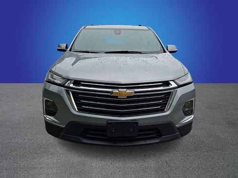 Used 2023 Chevrolet Traverse LT FWD image 2