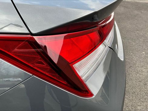 Certified 2025 Hyundai Elantra SE FWD image 23