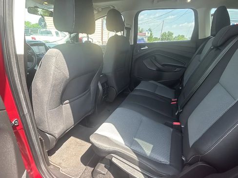 Used 2017 Ford Escape SE w/ Equipment Group 201A AWD/4WD image 5