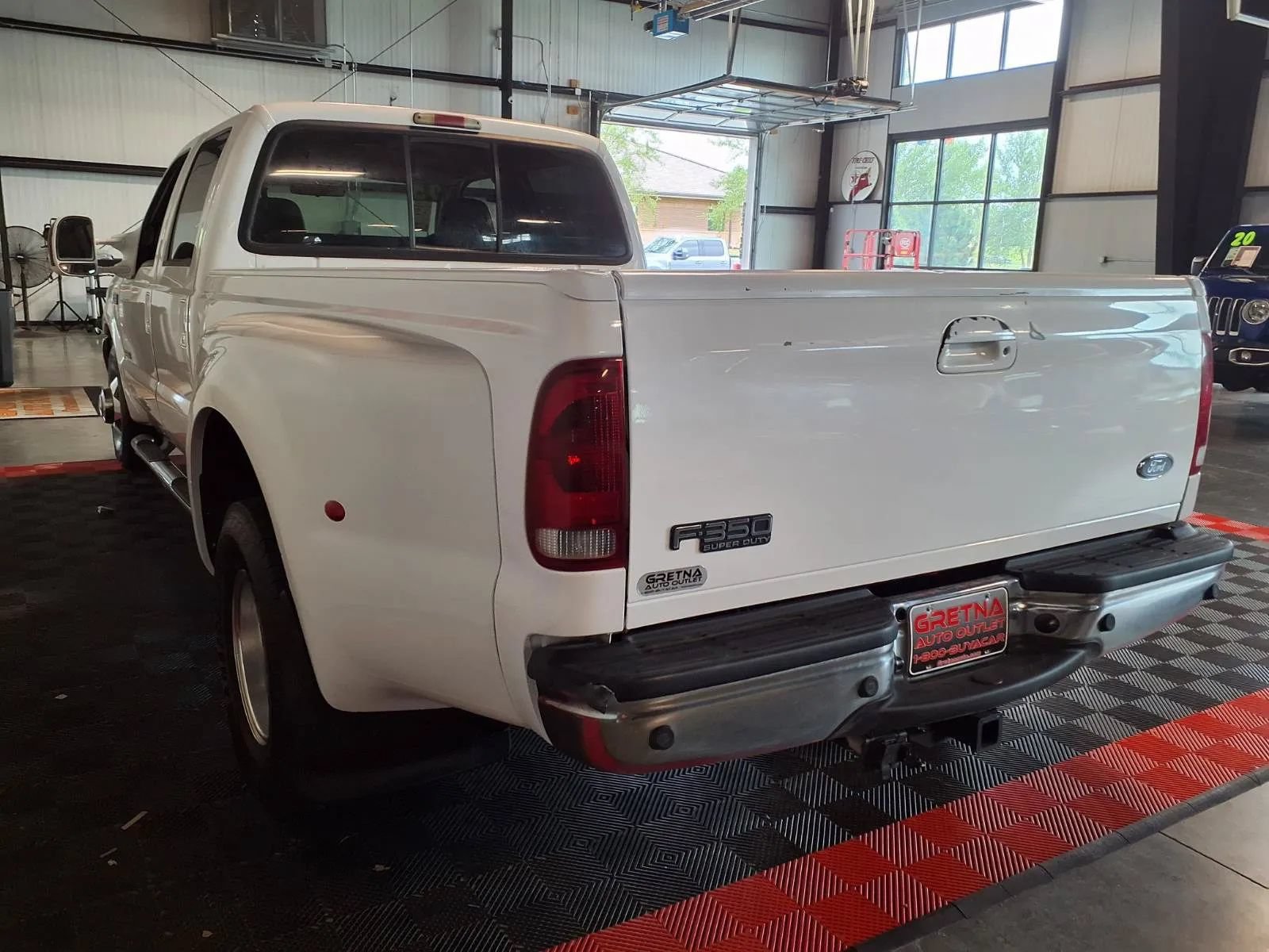 Used 2003 Ford F350 Lariat RWD image 5