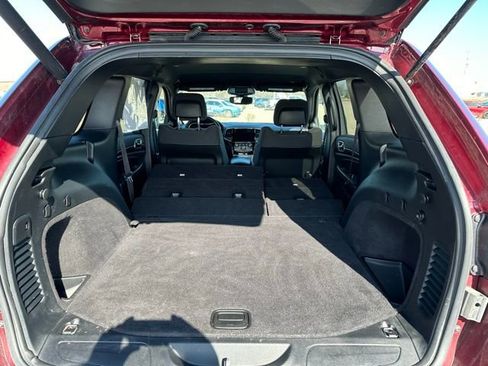 Used 2020 Jeep Grand Cherokee Laredo w/ Security & Convenience Group image 14