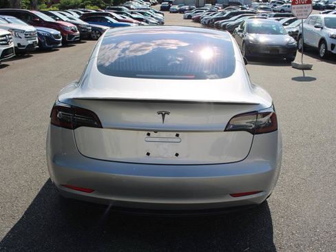 Used 2018 Tesla Model 3 RWD image 5