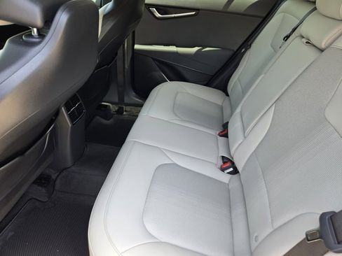 New 2025 Kia Niro EX Touring image 20