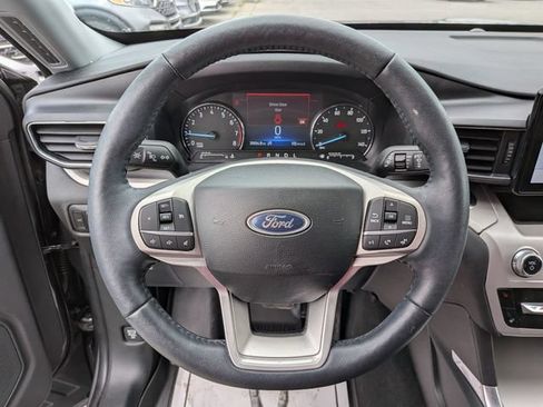 Certified 2023 Ford Explorer XLT w/ Equipment Group 202A AWD/4WD image 9
