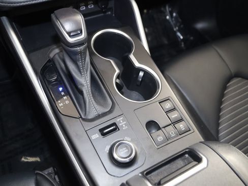 Used 2023 Toyota Highlander XSE image 31