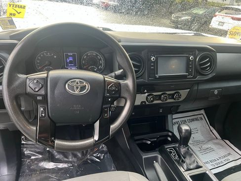 Used 2018 Toyota Tacoma SR image 15