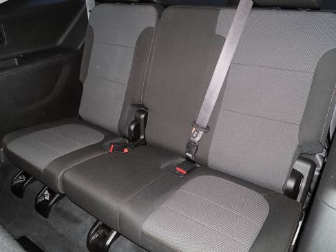 Used 2021 Chevrolet Traverse LS image 23