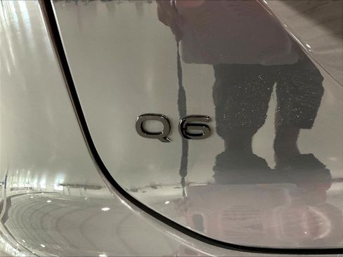 Used 2025 Audi Q6 e-tron Premium Plus AWD/4WD image 24