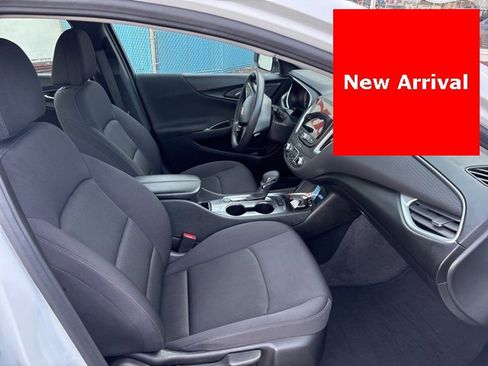 Used 2024 Chevrolet Malibu LT image 9