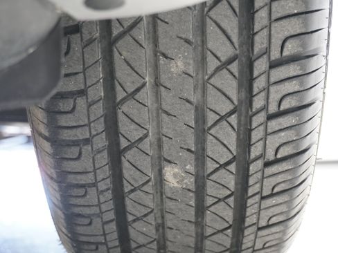 Used 2010 Chrysler Sebring Touring image 21