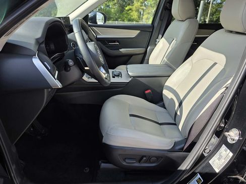Certified 2025 MAZDA CX-90 Plug-In Hybrid w/ Preferred AWD/4WD image 9