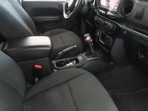 Used 2021 Jeep Wrangler Unlimited Sport AWD/4WD image 24
