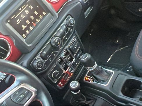 Used 2021 Jeep Gladiator Rubicon w/ LED Lighting Group image 31