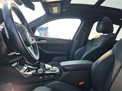 Used 2023 BMW X4 xDrive30i w/ M Sport Package image 3