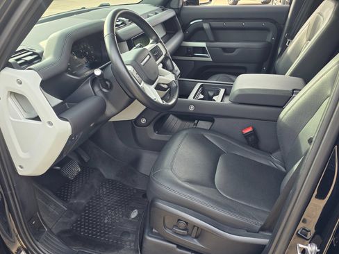 Used 2024 Land Rover Defender 110 S image 8
