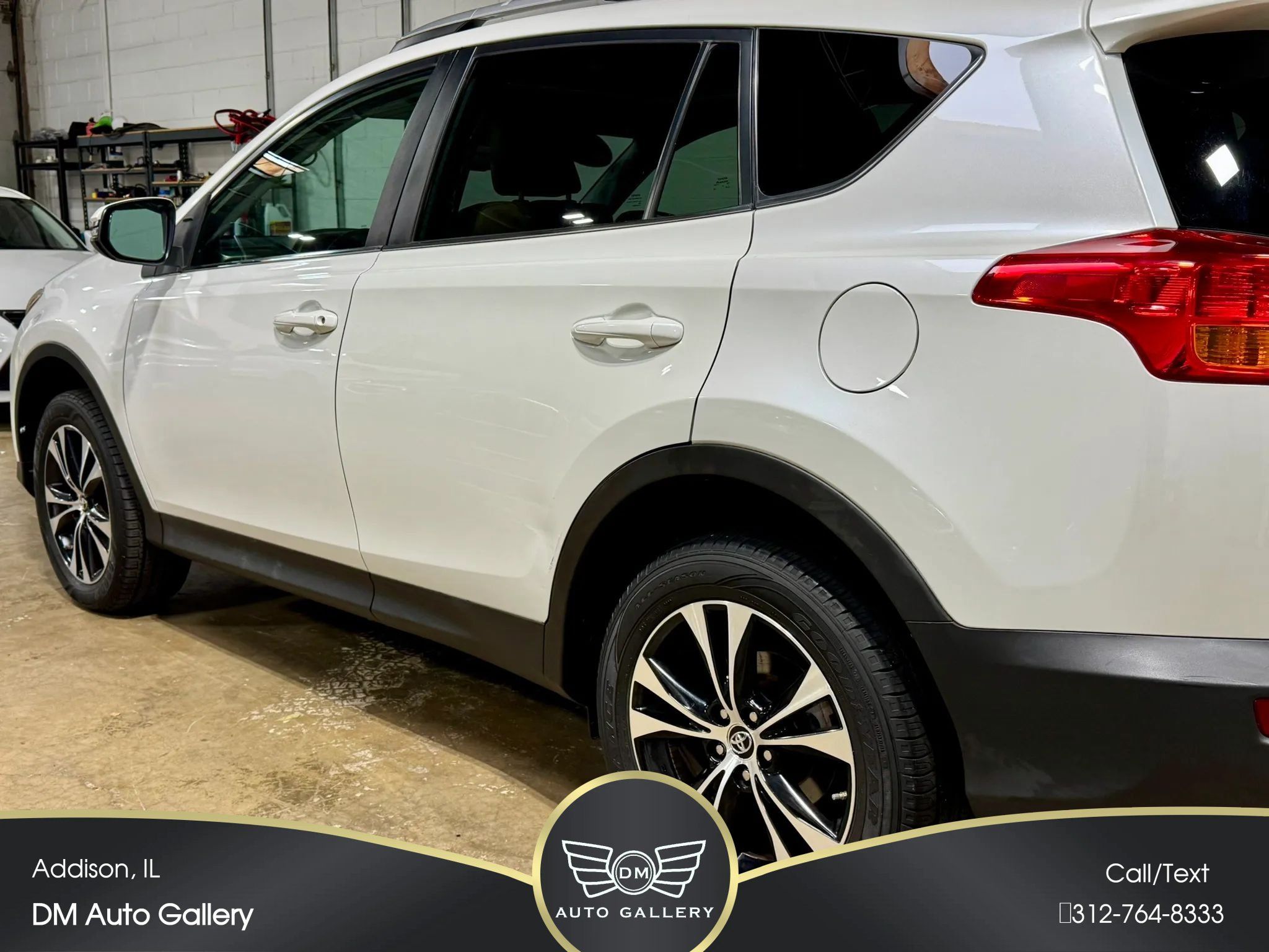 Used 2015 Toyota RAV4 Limited w/ Technology Package AWD/4WD image 8