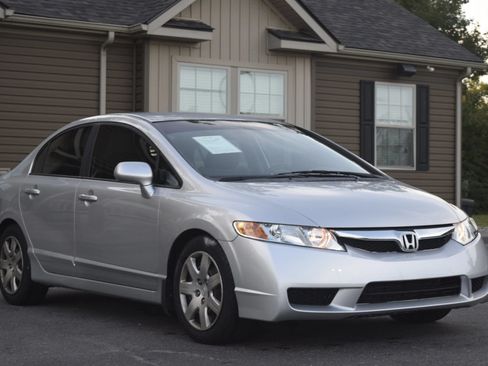 Used 2011 Honda Civic LX image 4