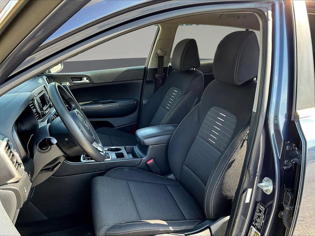 Used 2018 Kia Sportage LX FWD image 23