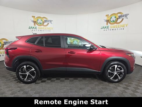 Certified 2024 Chevrolet Trax RS w/ Driver Confidence Package image 10