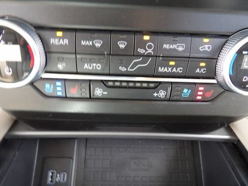 Certified 2021 Ford Expedition Max XLT AWD/4WD image 17