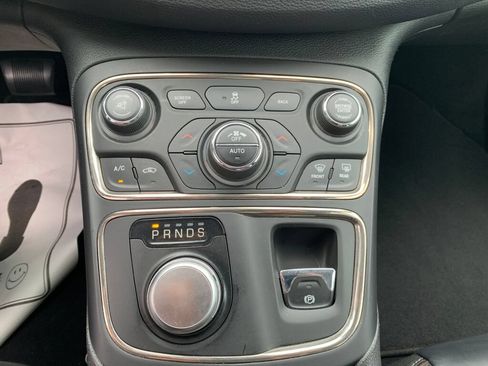 Used 2015 Chrysler 200 C w/ Navigation & Sound Group I FWD image 20