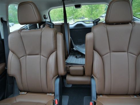 Used 2023 Subaru Ascent Touring AWD/4WD image 13