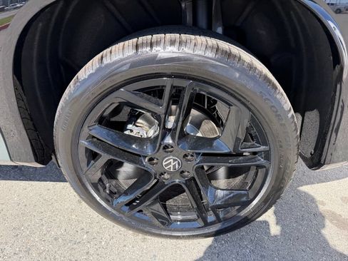 New 2026 Volkswagen Tiguan SE R-Line AWD/4WD image 15