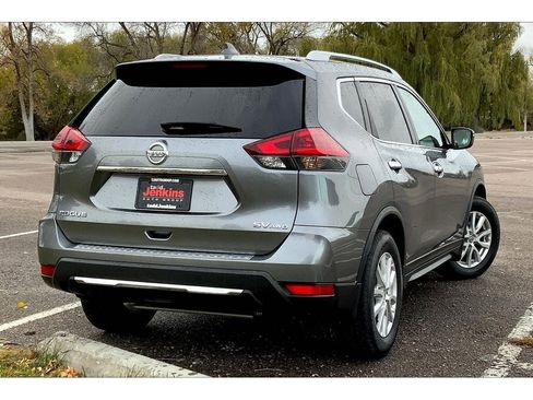 Used 2018 Nissan Rogue SV image 14