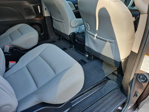 Used 2020 Toyota Sienna Limited AWD/4WD image 30