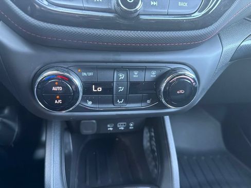 Used 2021 Chevrolet TrailBlazer RS w/ Sun and Liftgate Package FWD image 21