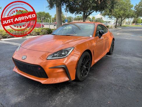 Used 2023 Toyota GR86 10th Anniversary SE RWD image 1