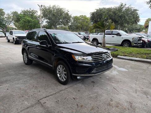 Used 2015 Volkswagen Touareg Sport AWD/4WD image 4