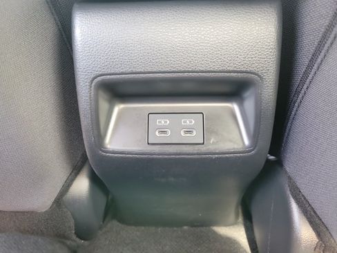 Used 2025 Toyota Corolla LE FWD image 7