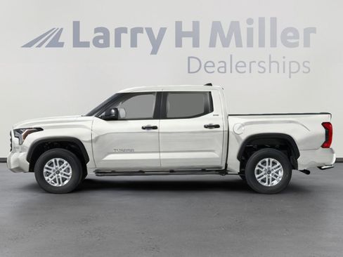 New 2026 Toyota Tundra SR5 AWD/4WD image 3