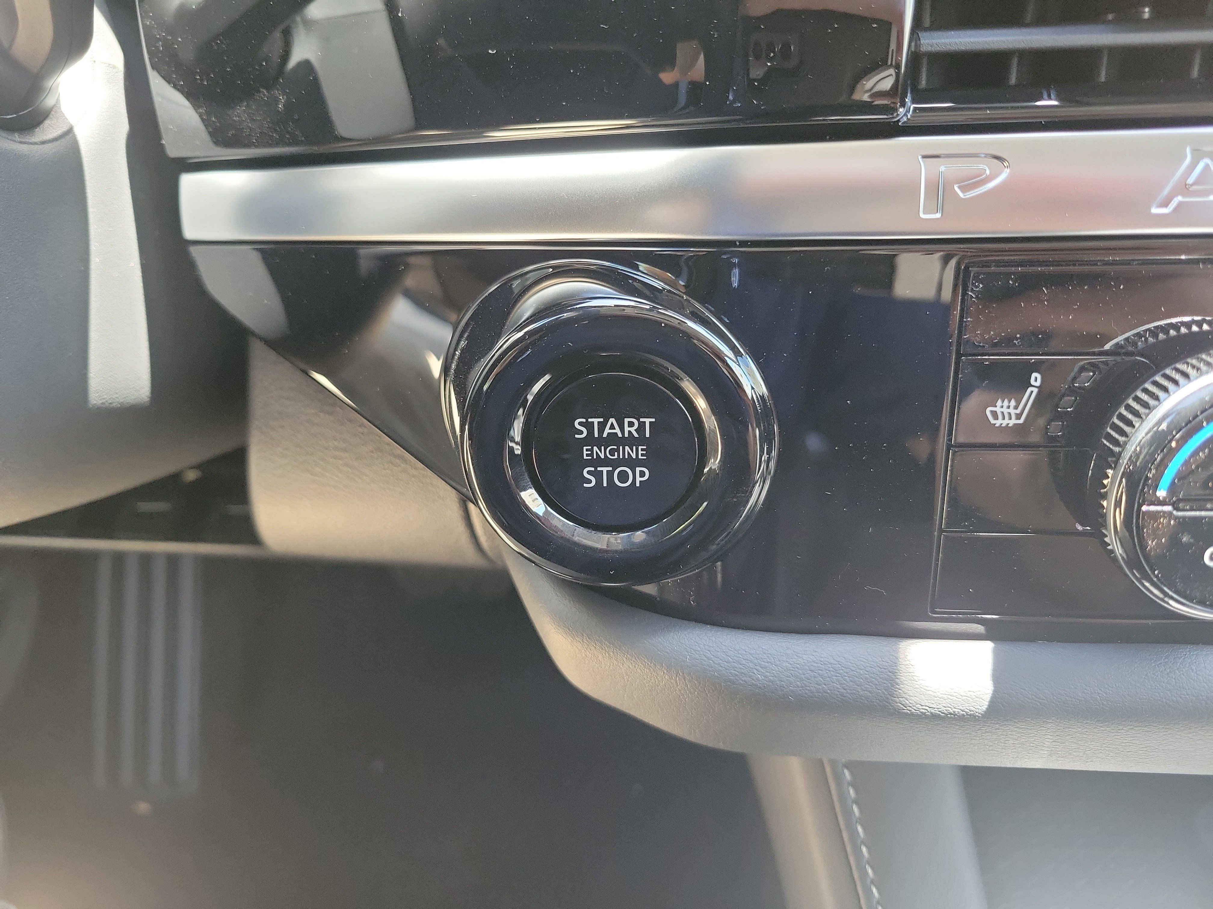 New 2026 Nissan Pathfinder SL w/ SL Premium Package AWD/4WD image 18