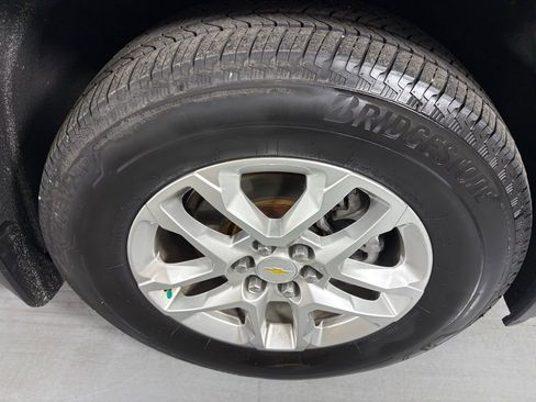 Used 2022 Chevrolet Traverse LS image 10