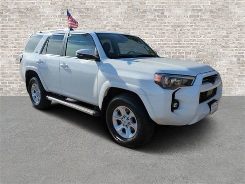 Used 2022 Toyota 4Runner SR5 Premium image 1
