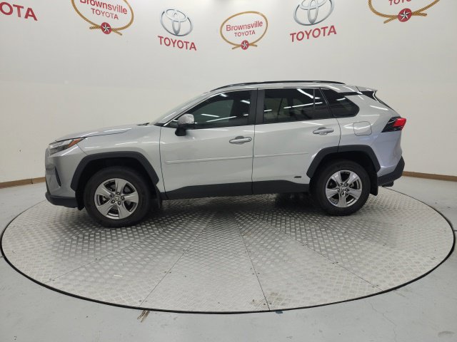 Used 2024 Toyota RAV4 XLE AWD/4WD image 5