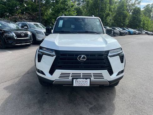 Used 2024 Lexus GX 550 AWD/4WD image 8