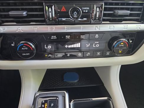 New 2026 Nissan Pathfinder SL FWD image 4