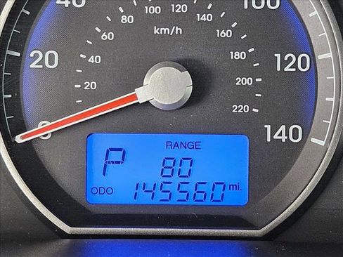 Used 2011 Hyundai Santa Fe Limited image 12